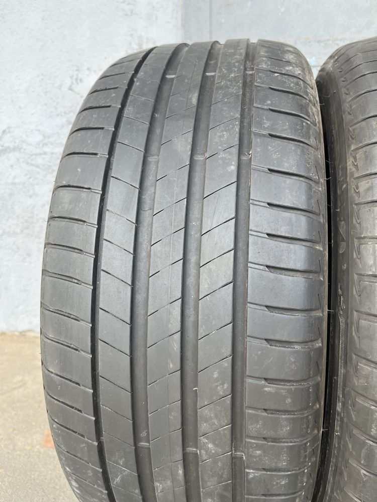 4 бр. летни гуми 245/45/19 Bridgestone AO DOT 2620 5-5,5 mm