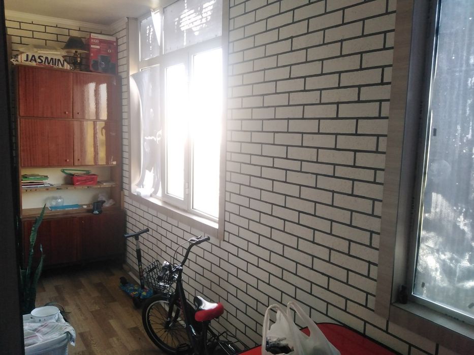 Срочно квартира сотилади 2 хоналик янги ремонт барча шароитлари билан