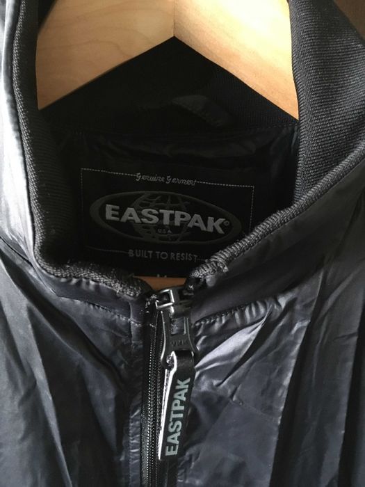Мъжко Яке Ветровка Eastpak размер М ново