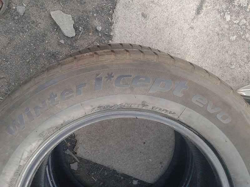 Шины 235/65 R17 - "Hankook Winter IСept EVO" (Венгрия), всесезонные.