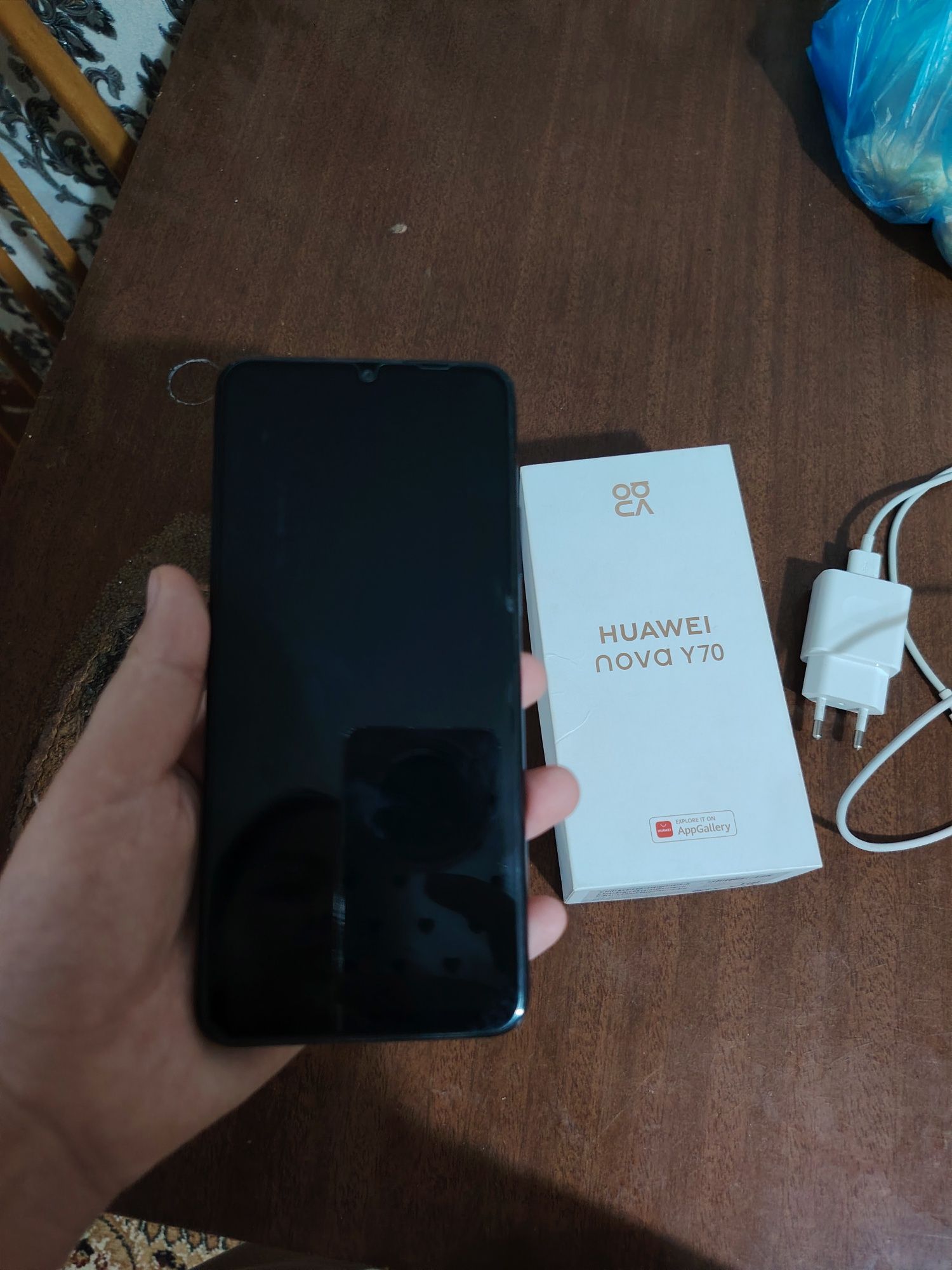 Huawei nova Y70 Zaryadchigi bilan