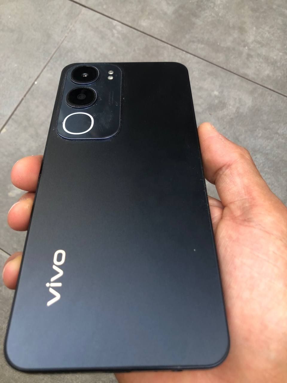Vivo y 19 s  2025