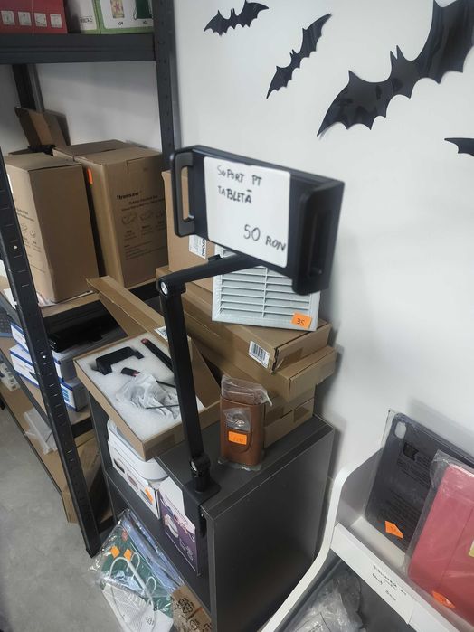 Suport pentru tabletă cu clemă