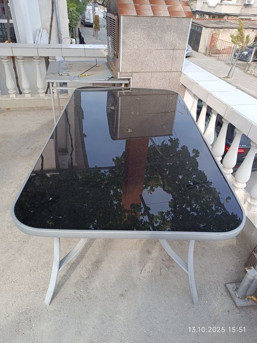 Голяма градинска маса