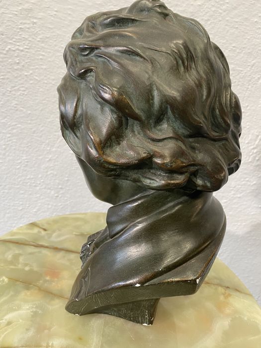 Бароков бюст скулптора от порцелан