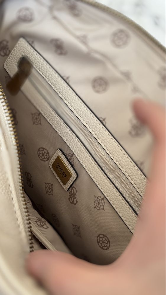 брендовая сумка GUESS