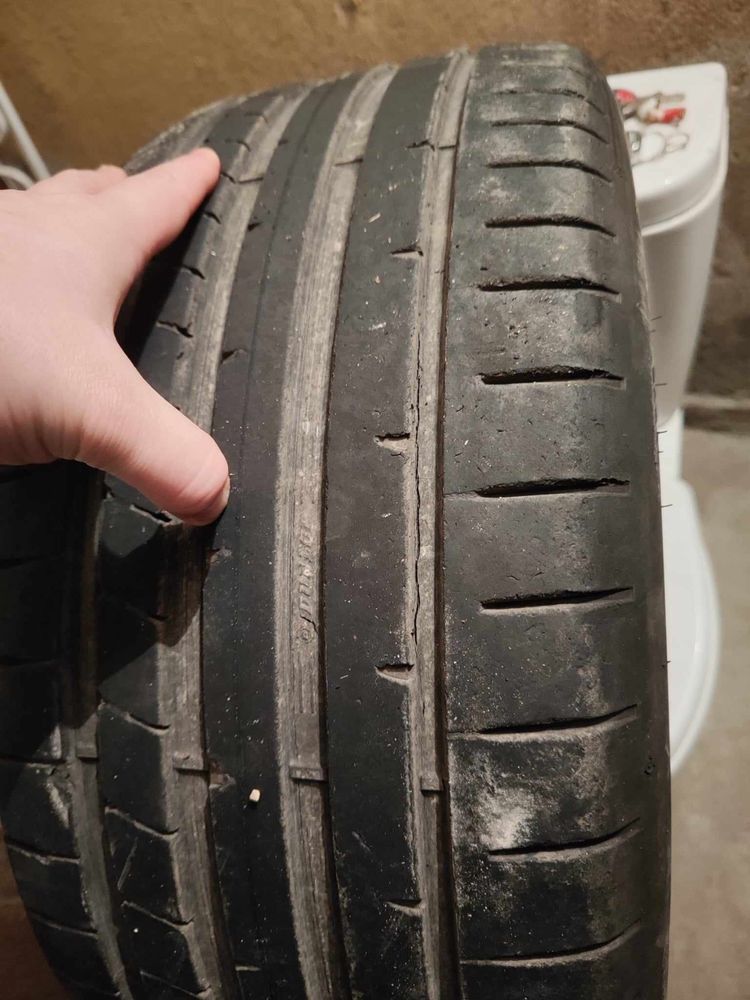 Гуми Dunlop 245/40/18