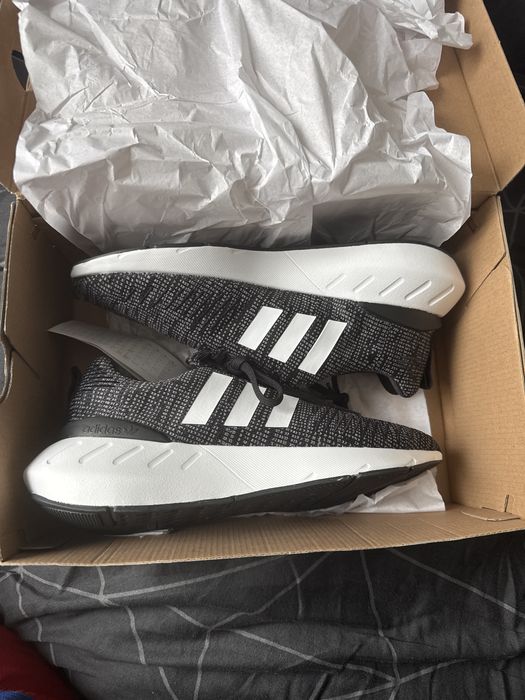 Adidas Swift Run