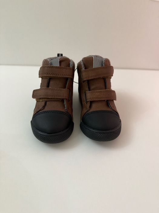 Десткая обувь новая