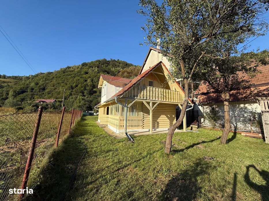 Casa de vacanta de vanzare pe Valea Lotrioarei