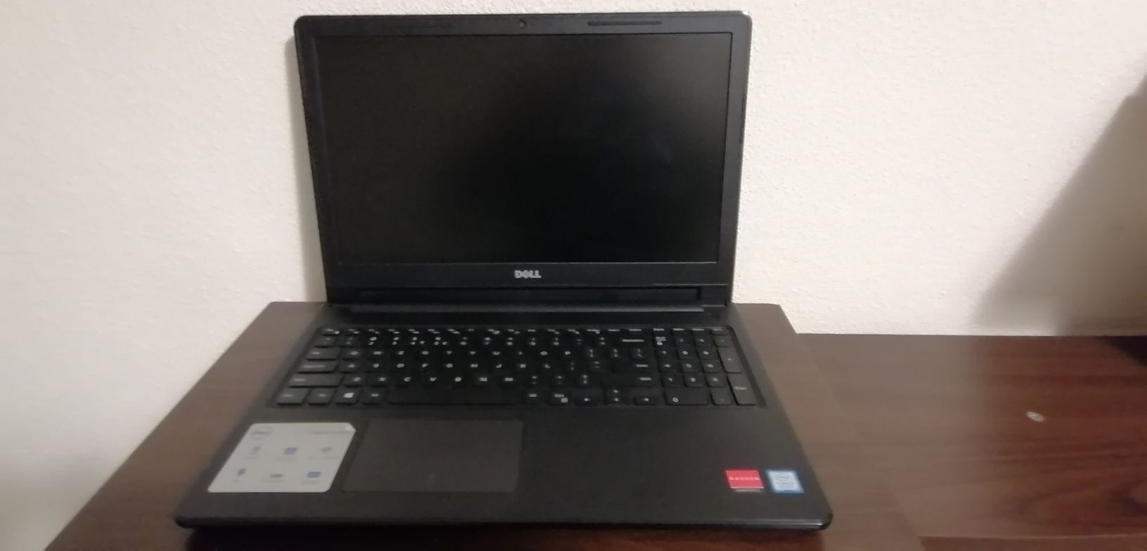Laptop Dell i7 -8550u, 16gb ram, ssd 512 gb,video radion 2gb