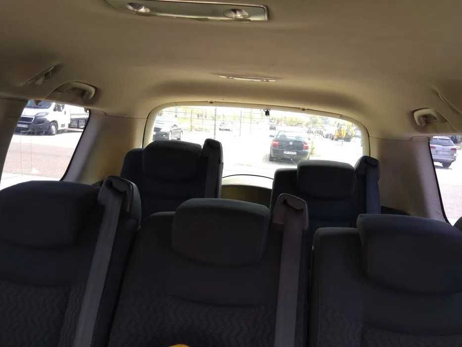 Renault Grand Espace 4 2.0 DCI cu 7 locuri
