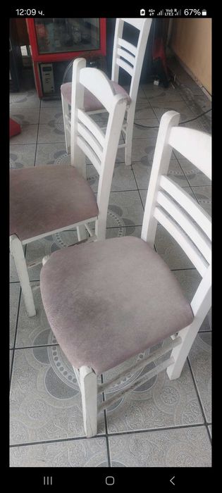 Продавам дървени столове за заведение