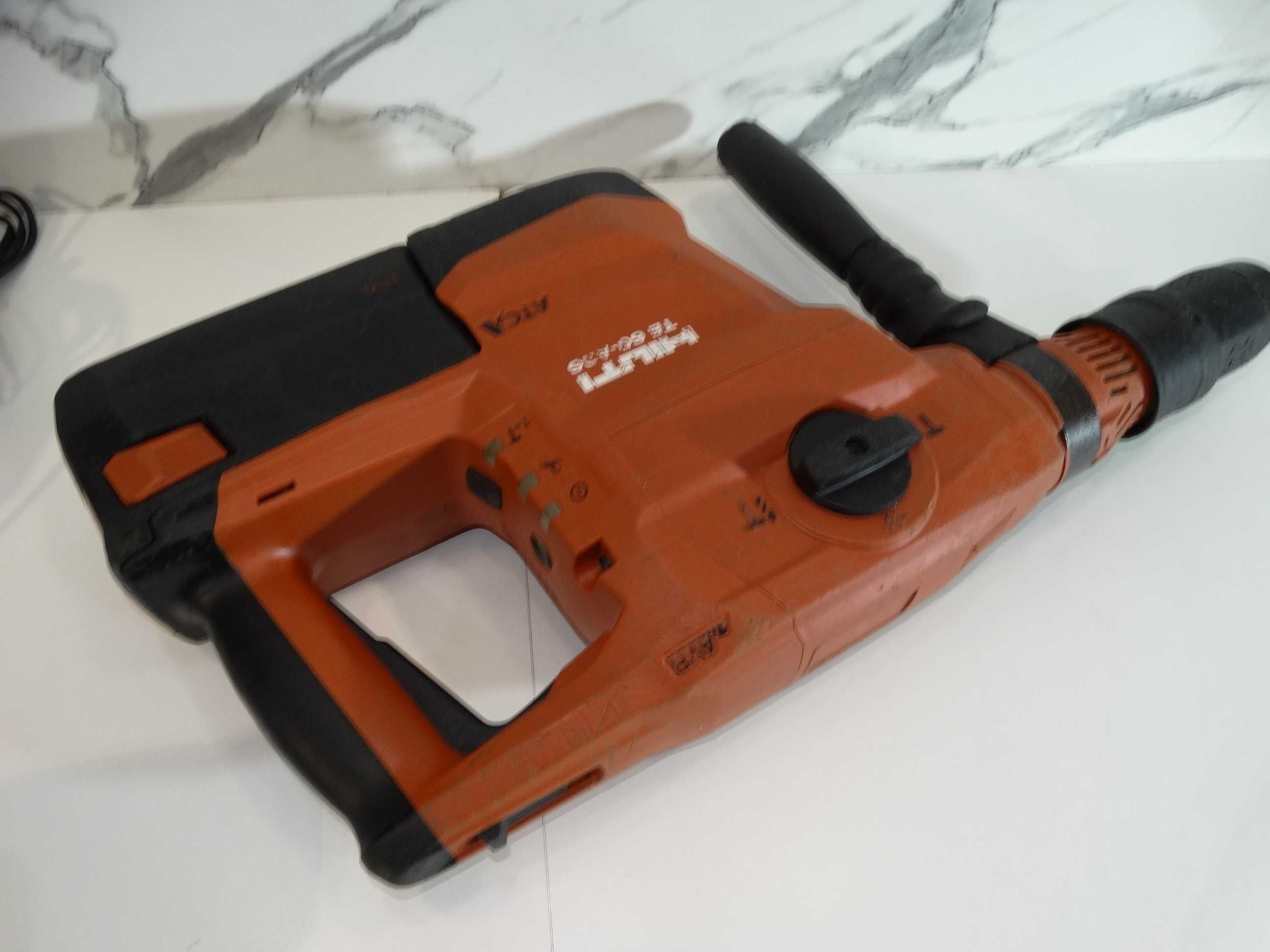 Hilti TE 60 A36 / 2 x 9.0 Ah - Комбинирана машина