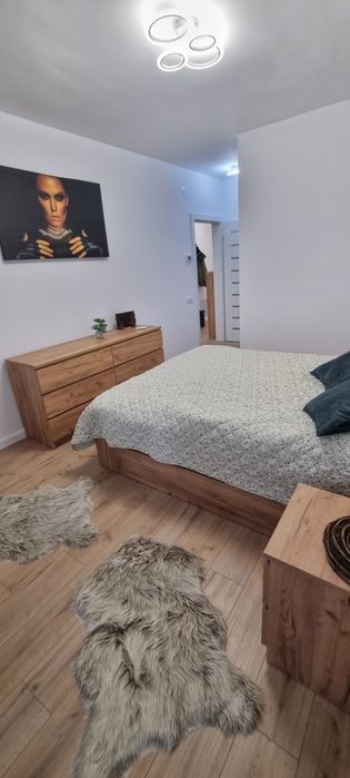 De închiriat apartament cu 2 camere la Shopping city cu loc de parcare