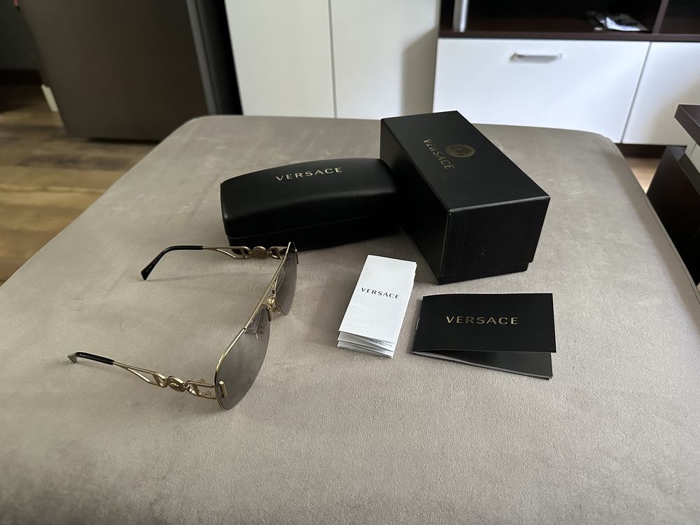 Оригинални unisex слънчеви очила Versace с интернационална гаранция