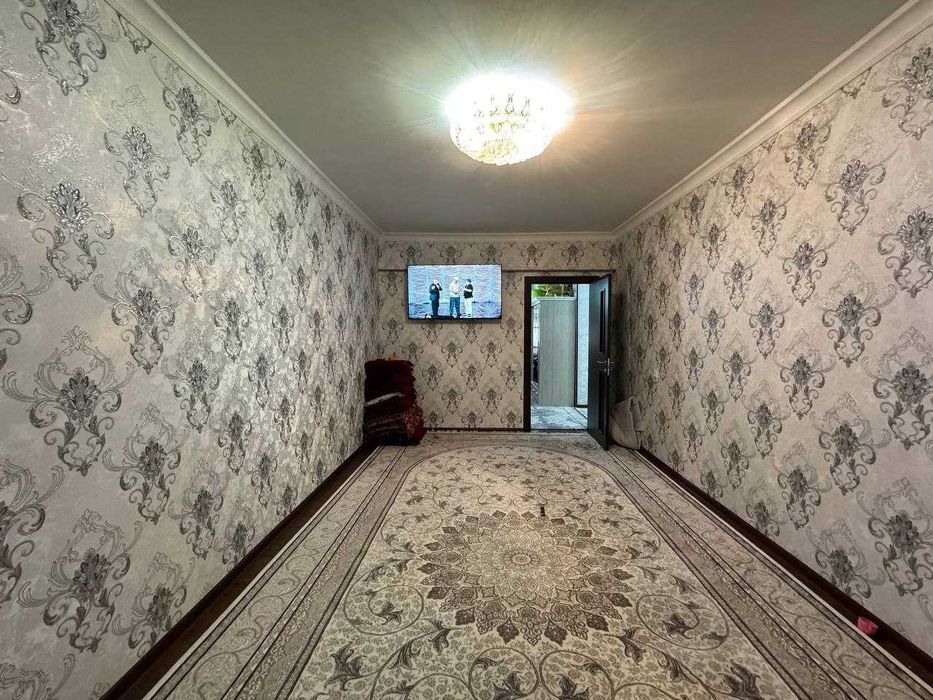 Продаётся 3х комн квартира на 1 этаже Ор-р  7 микрорайон 43 школа