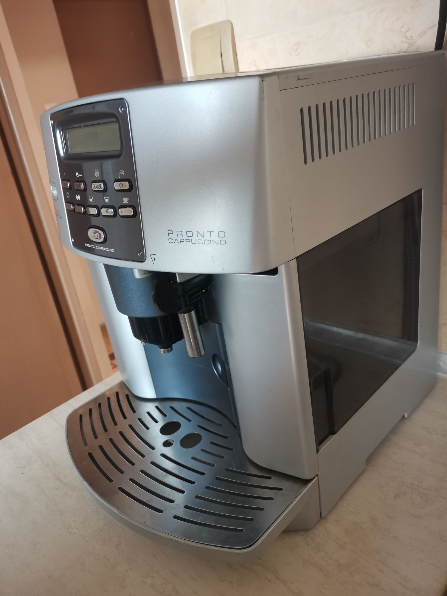 Кафемашина DeLonghi Magnifica Elegance