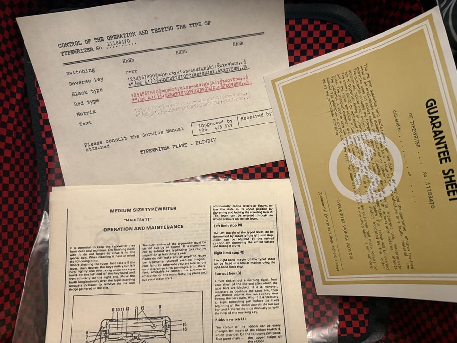Български пишещи машини Марица 11 и Ерика пълен комплект с документите