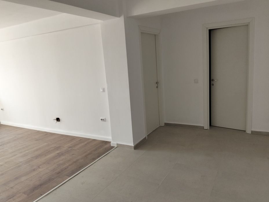 Apartament 3 camere  Miroslava .Te muti intr o luna!