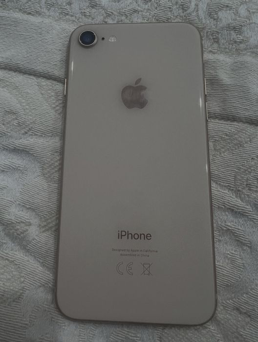 Продам айфон 8!!