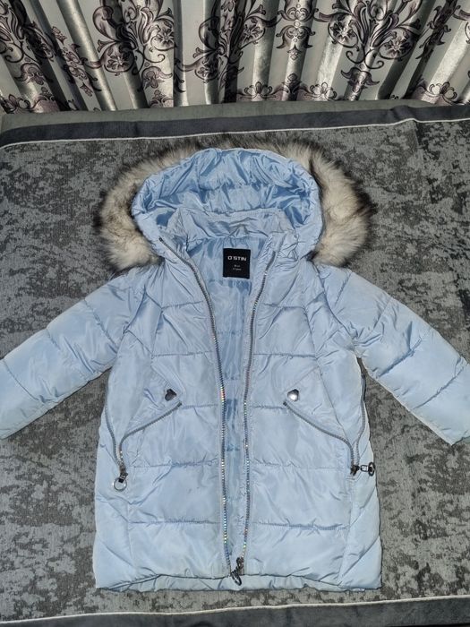 Куртка зимняя. Девочковая. Цвет голубой. Состояние отличное.