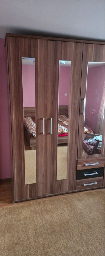 Set mobila pat+2noptiere+comoda+dulapuri