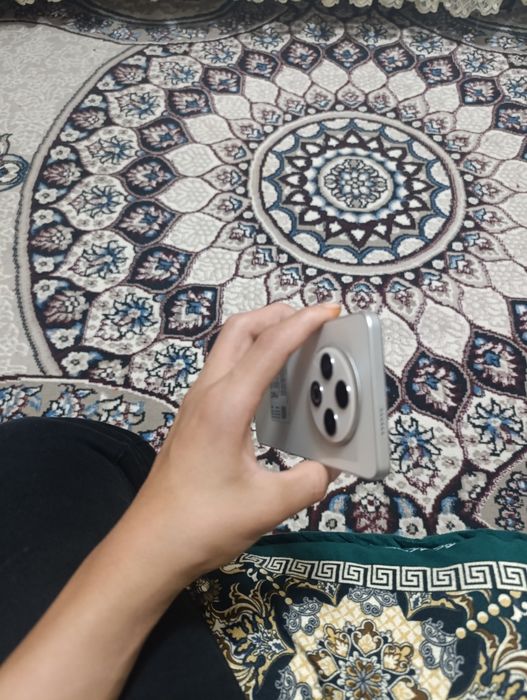 Tecno spark 30 xotira:256 gb 8 hech qanaqa aybi yoʻq telefon ideal