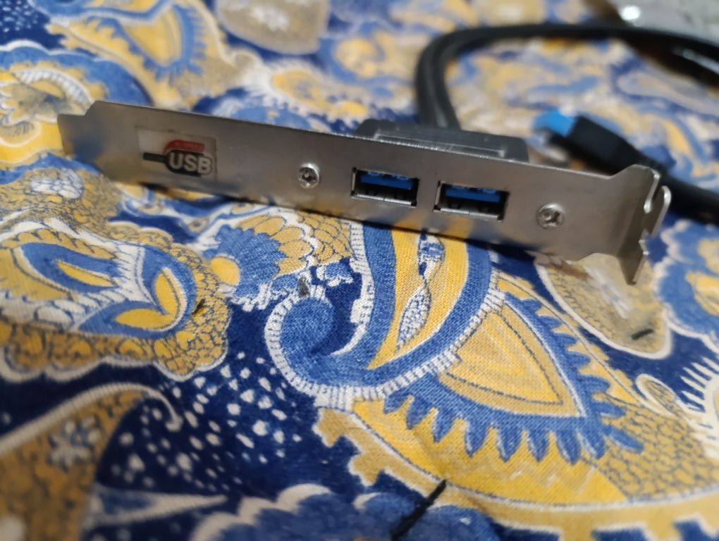 Продаю USB 3.0 полностью рабочий