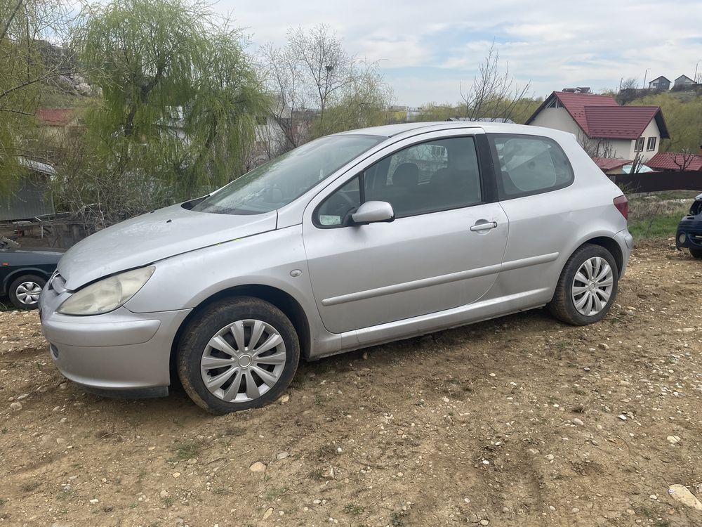 Dezmembrez Peugeot 307