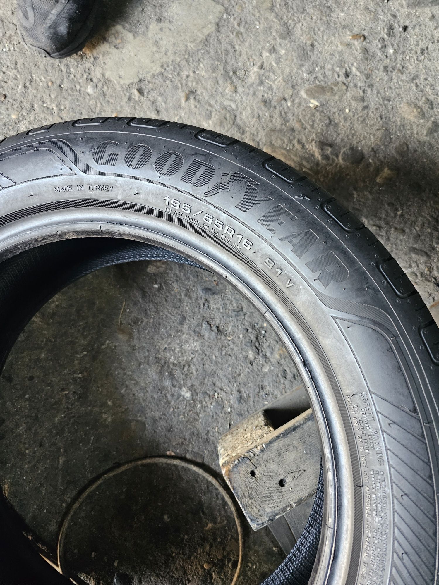 2 anvelope vara 195 55 15 Goodyear 7mm  2020