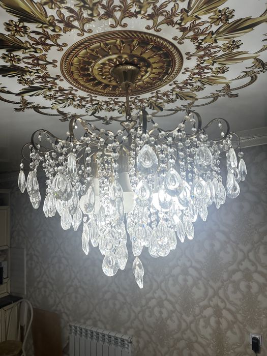 Продам люстру в хорошем состояний