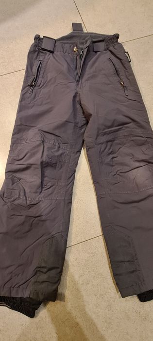 Costum  schi gimmik marime 128, vârstă 8-10 ani +bonus