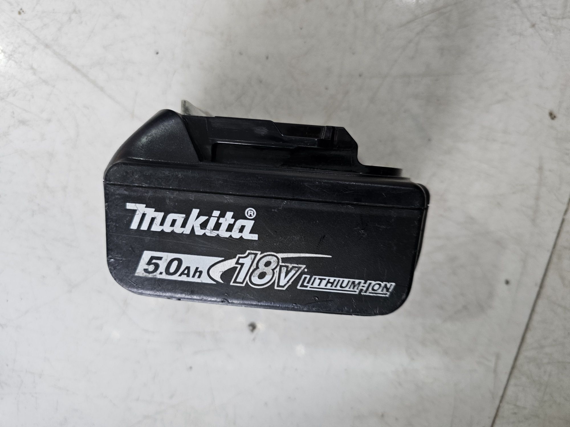 Акумулаторна ножовка MAKITA DJR187Z