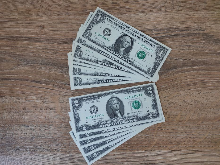 Принимаю наминал 1 доллор за штуку 1700тг