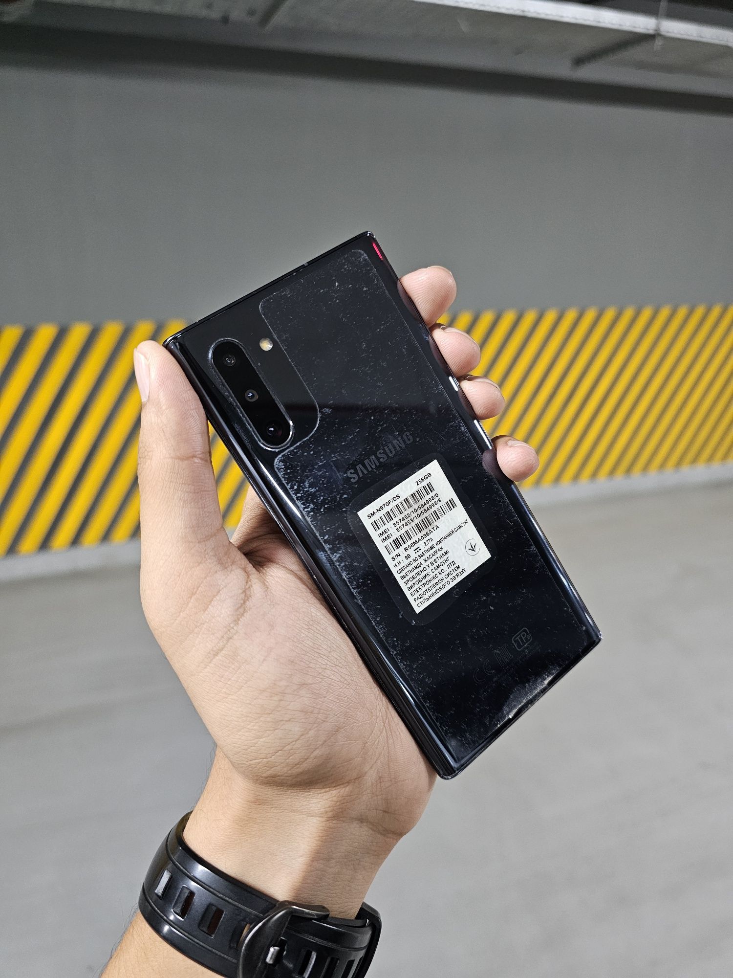 Samsung Galaxy Note 10 Duos. OzU 8/256 GB. Ime o'tkan Vietnam karobka