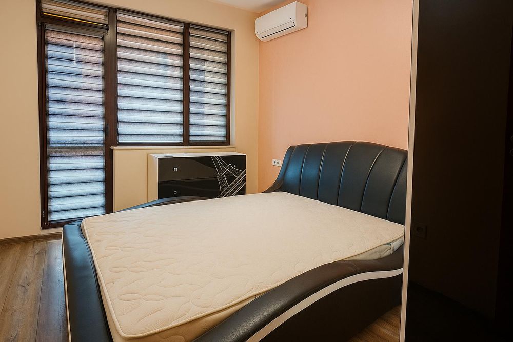 С входни такси и ПАРКОМЯСТО! Двустаен апартамент в жк. Остромила