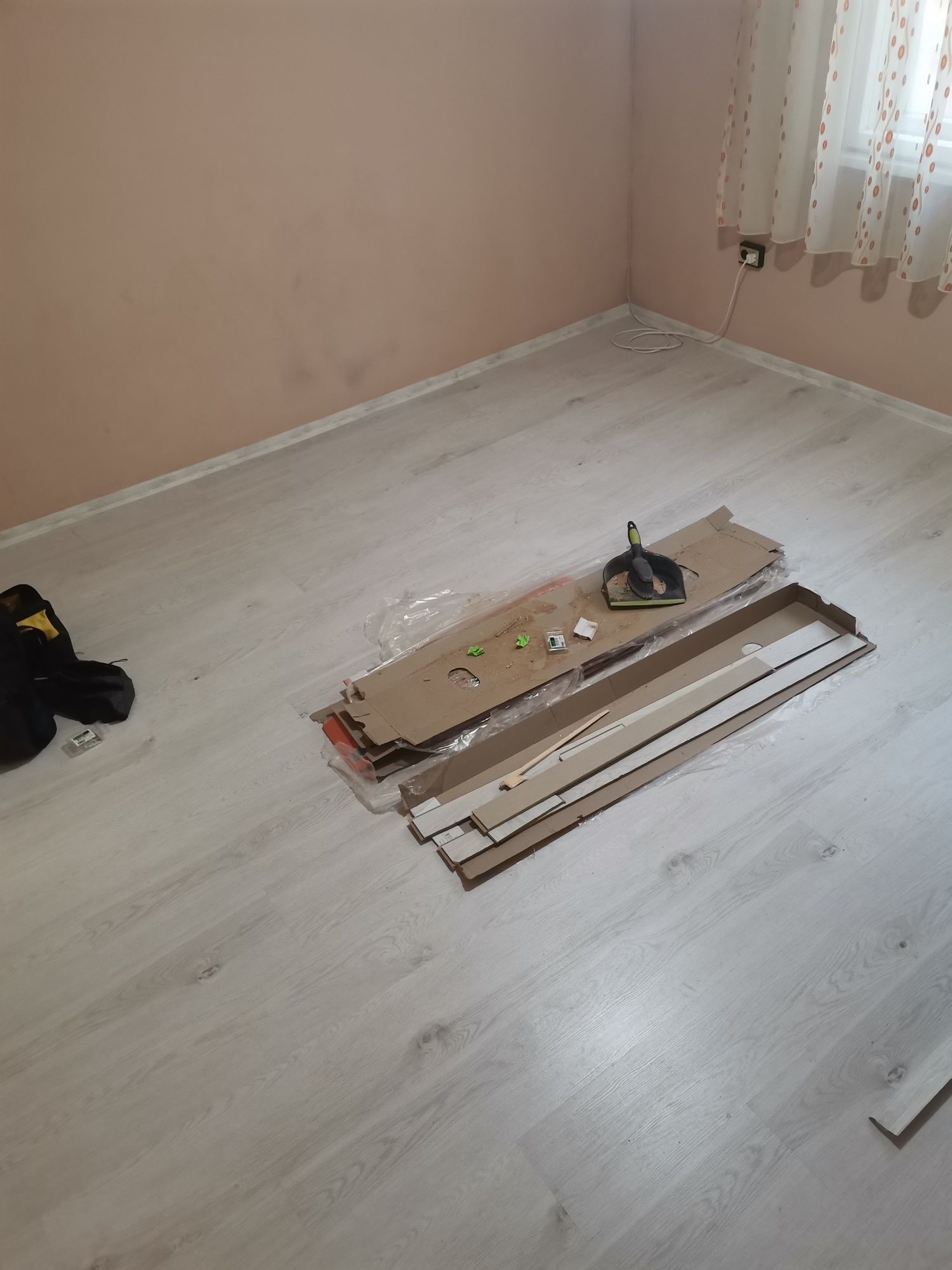 Монтаж на ламиниран паркет