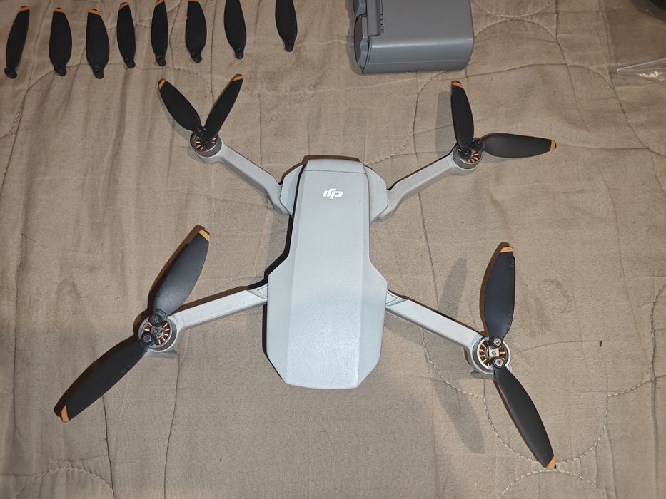 Дрон DJI fly mini 2