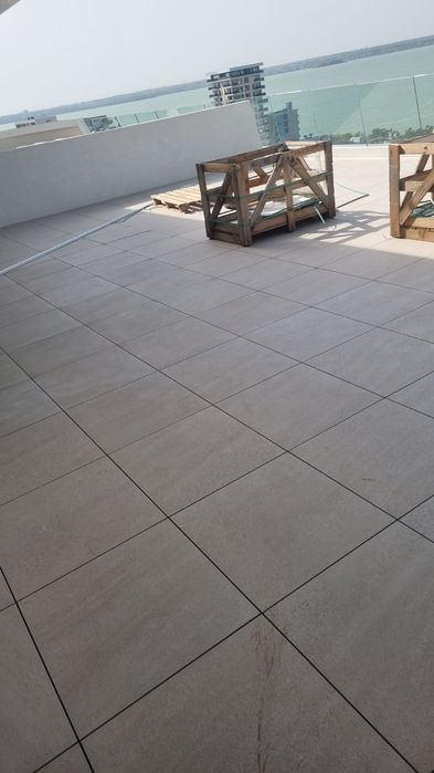 Constructii ,faianță și gresie