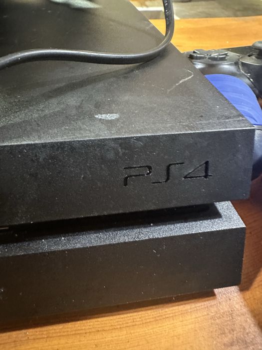 Playstation 4  2 джоийстика, волан