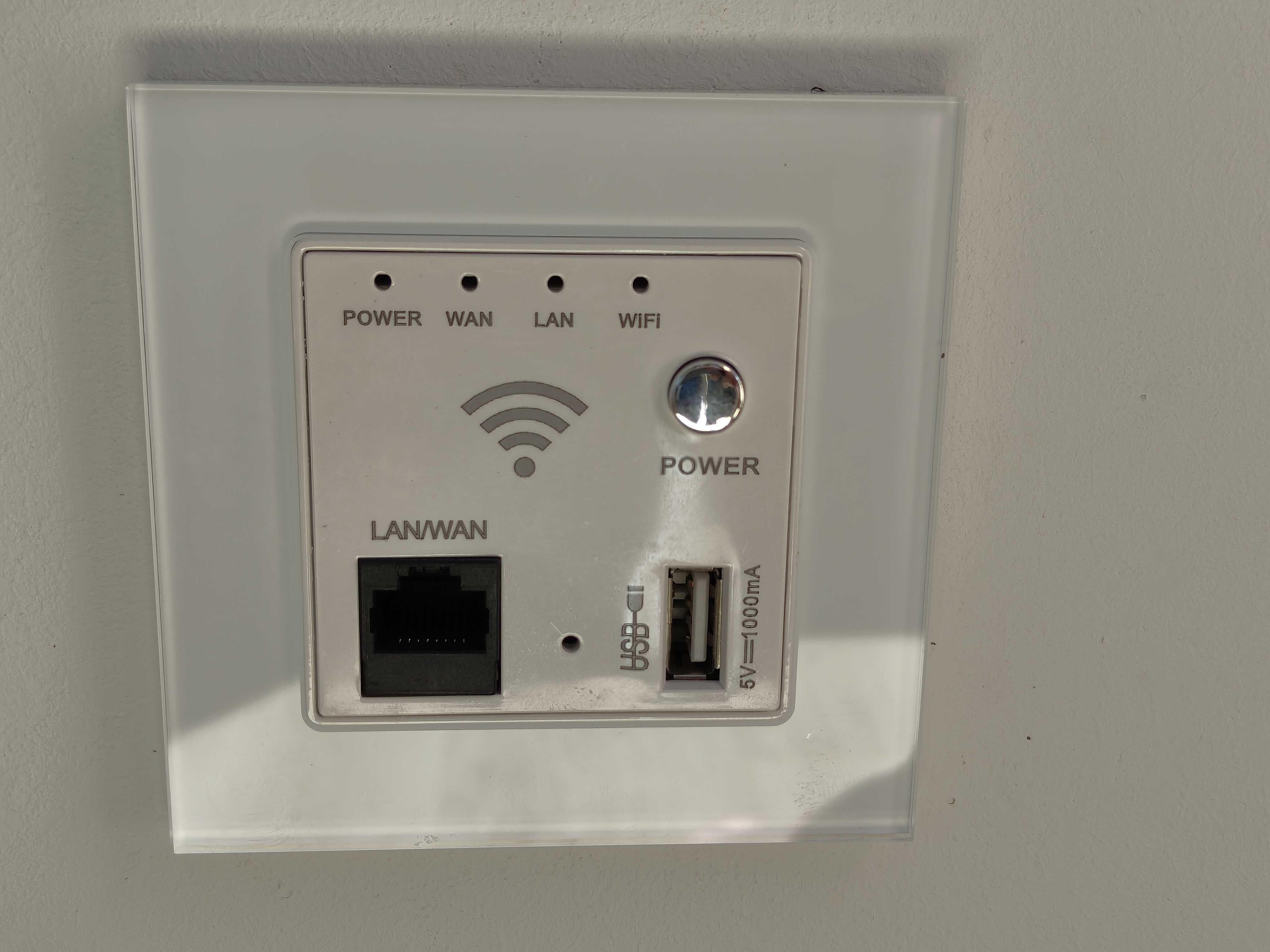 Ruter/punct de acces Wi-Fi + Ethernet, montare în perete, 300 MB/s