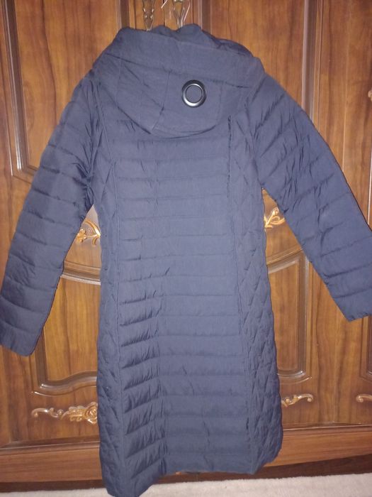 Продам балоновую куртку лёгкая. Б.у