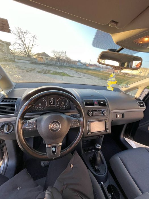 Mașina Touran style