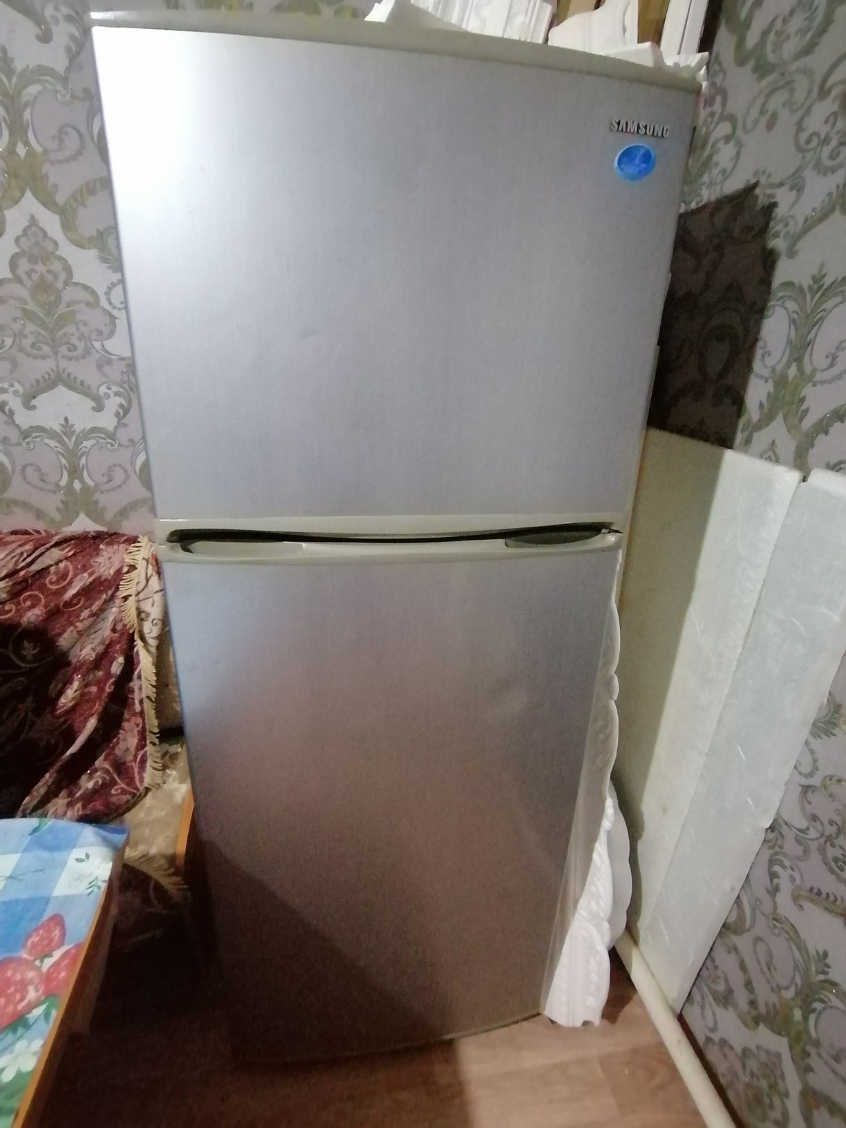 Продам холодильник SAMSUNG в хорошем состоянии