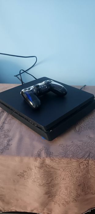 PlayStation 4 slim 500 gb