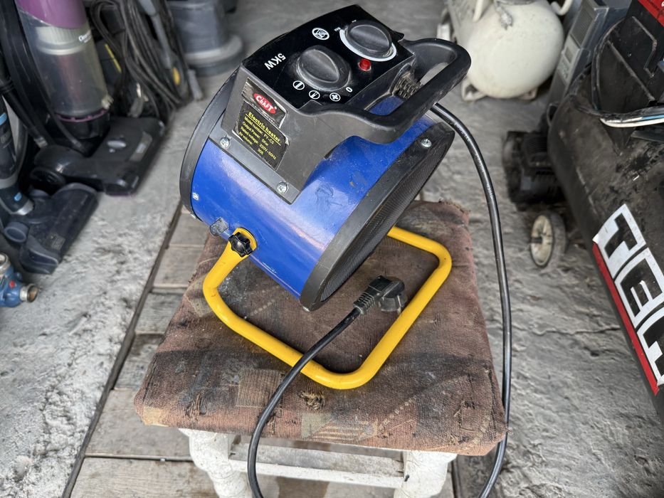 * тепловая пушка 5 кв (требуется ремонт работает на половину)