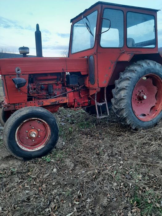 Vând tractor u650 cu plug