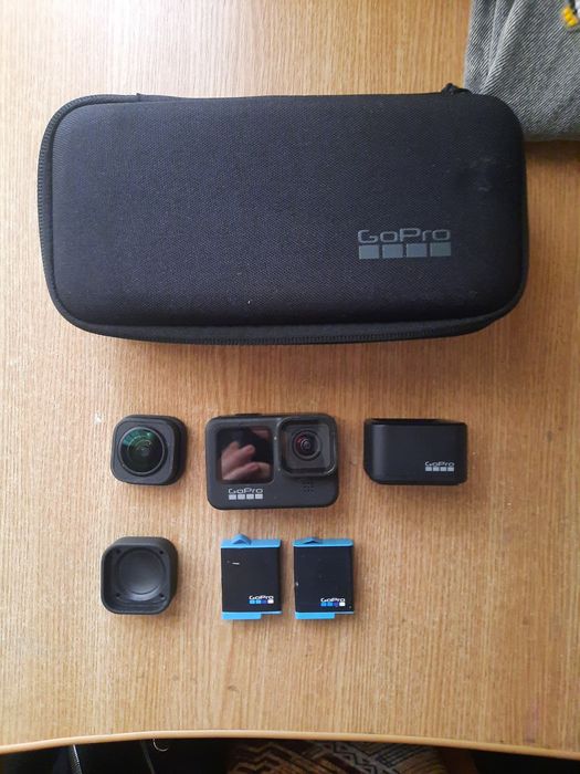 Vand gopro hero 9 ca nou + max lens, 2 baterii, încărcător accesorii