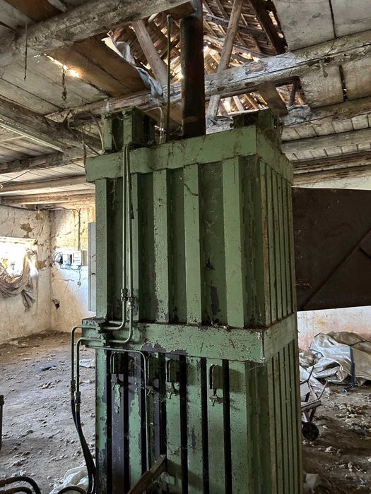 Vand presa de balotat (lana, carton, plastice etc) model PBL 18E